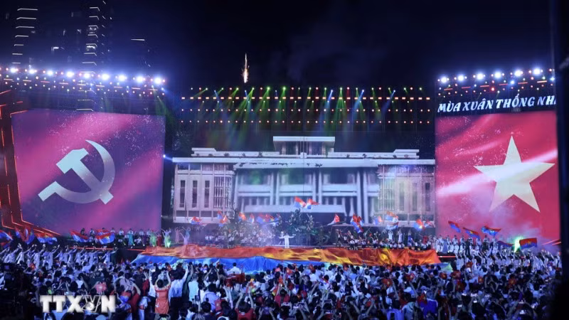 Biểu diễn nghệ thuật tại Chương trình. (Ảnh: Thống Nhất/TTXVN) Biểu diễn nghệ thuật tại Chương trình. (Ảnh: Thống Nhất/TTXVN)