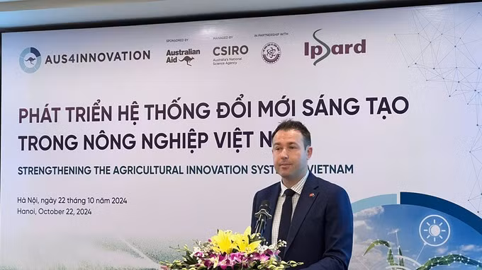 TS Kim Wimbush - Tham tán CSIRO (Đại sứ quán Australia), Giám đốc Chương trình Aus4Innovation chia sẻ tại buổi làm việc. TS Kim Wimbush - Tham tán CSIRO (Đại sứ quán Australia), Giám đốc Chương trình Aus4Innovation chia sẻ tại buổi làm việc.