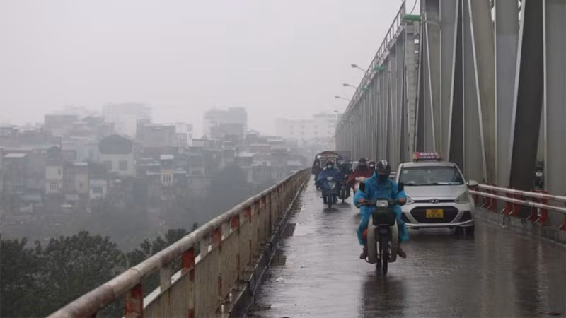 Khu vực Hà Nội sáng và đêm có mưa nhỏ, mưa phùn và sương mù; sáng và đêm trời lạnh. (Ảnh minh họa)