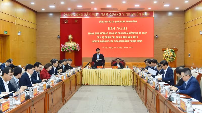 Chủ tịch nước Lương Cường chủ trì hội nghị.