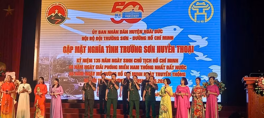 Tiết mục văn nghệ chào mừng.