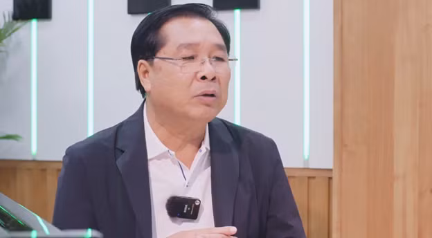 Nhạc sĩ, NSƯT Đinh Trung Cẩn, Tổng Giám đốc Trung tâm Bảo vệ quyền tác giả Âm nhạc Việt Nam. Nhạc sĩ, NSƯT Đinh Trung Cẩn, Tổng Giám đốc Trung tâm Bảo vệ quyền tác giả Âm nhạc Việt Nam.