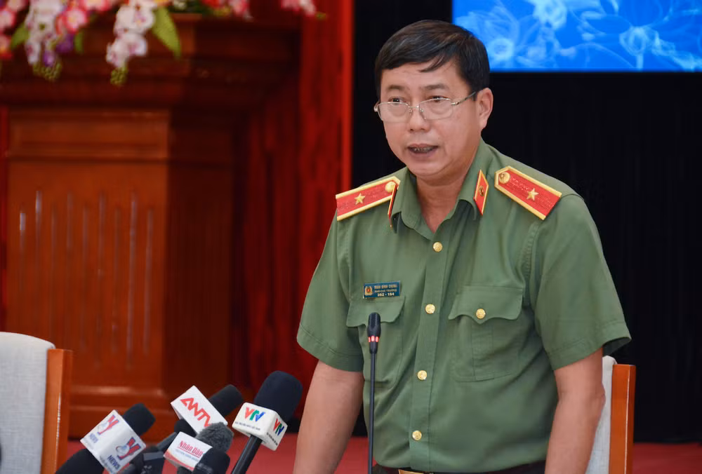 Thiếu tướng Trần Đình Chung, Phó Cục trưởng Cục An ninh chính trị nội bộ, Bộ Công an Thiếu tướng Trần Đình Chung, Phó Cục trưởng Cục An ninh chính trị nội bộ, Bộ Công an