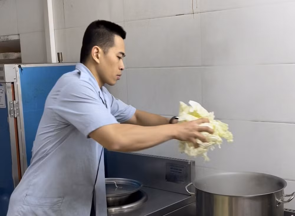 Lê Minh Tuyển (biệt danh Lê Anh Nuôi)