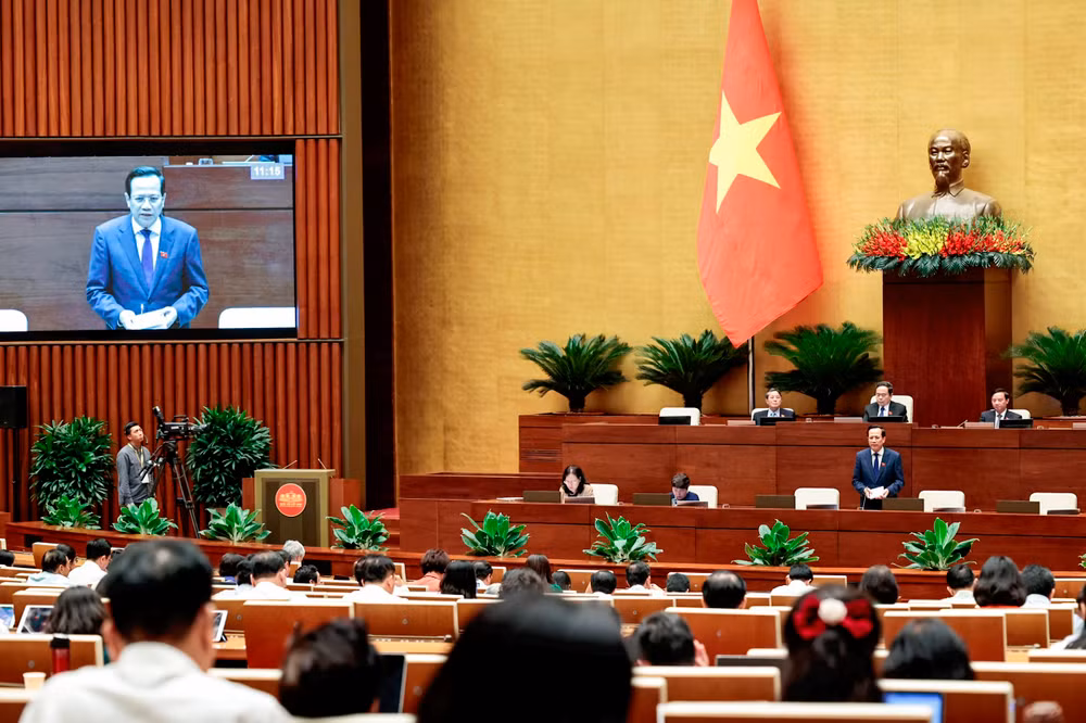 Quốc hội nghe báo cáo tiếp thu, chỉnh lý dự thảo Luật Bảo hiểm xã hội (sửa đổi). Ảnh: DUY LINH