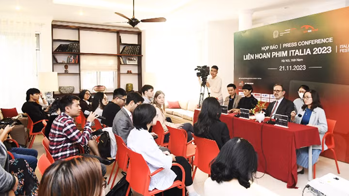 Họp báo ra mắt Liên hoan phim Italia 2023.