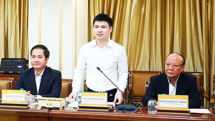 Ông Đỗ Vinh Quang - Phó Chủ tịch HĐQT Tập đoàn T&amp;T Group phát biểu trong lễ vinh danh.