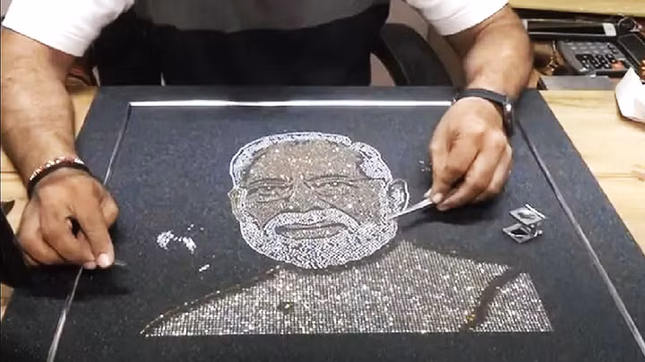 “Vẽ” chân dung bằng kim cương