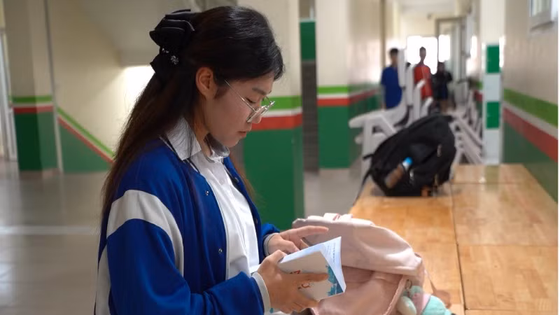 Học sinh lớp 9 chạy nước rút cho kỳ thi vào lớp 10 sắp tới.