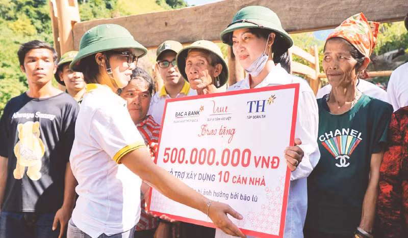 Doanh nghiệp ủng hộ xây dựng lại nhà cho nhân dân vùng bị lũ quét tại Kỳ Sơn – Nghệ An, tháng 10/2022.