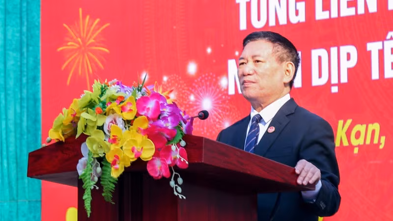 Phó Thủ tướng Chính phủ Hồ Đức Phớc phát biểu với nhân dân. (Ảnh: TUẤN SƠN)