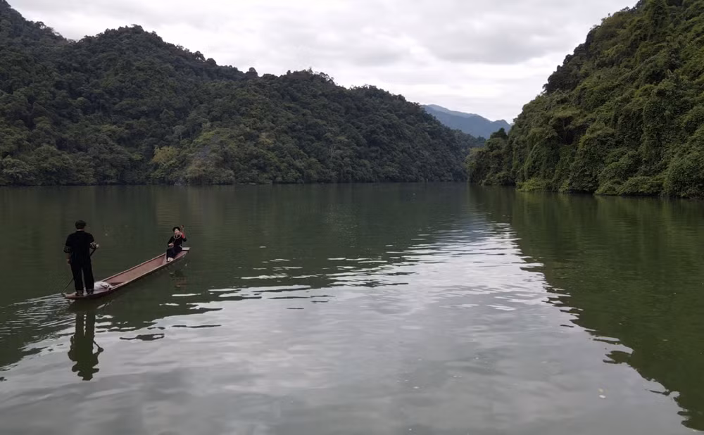 Một góc hồ Ba Bể.