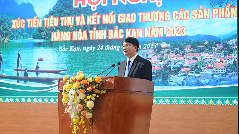 Phó Chủ tịch Ủy ban nhân dân tỉnh Bắc Kạn kết luận hội nghị. (Ảnh: TUẤN SƠN).