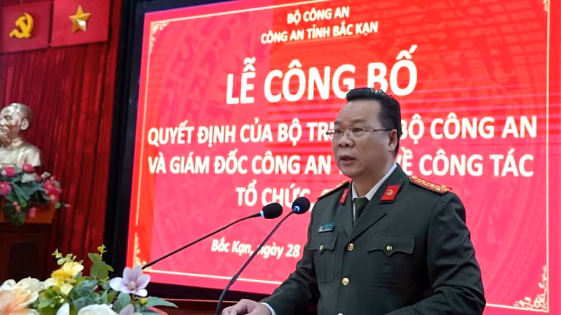 Đại tá Hà Văn Tuyên, Giám đốc Công an tỉnh Bắc Kạn phát biểu tại buổi lễ. (Ảnh: THÙY DƯƠNG) Đại tá Hà Văn Tuyên, Giám đốc Công an tỉnh Bắc Kạn phát biểu tại buổi lễ. (Ảnh: THÙY DƯƠNG)