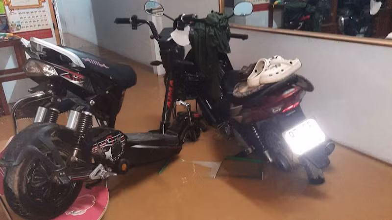 Nước tràn vào nhà dân khi có mưa lớn ở ngõ 200, tổ 13, phường Sông Cầu, thành phố Bắc Kạn đã diễn ra vài năm nay. Nước tràn vào nhà dân khi có mưa lớn ở ngõ 200, tổ 13, phường Sông Cầu, thành phố Bắc Kạn đã diễn ra vài năm nay.