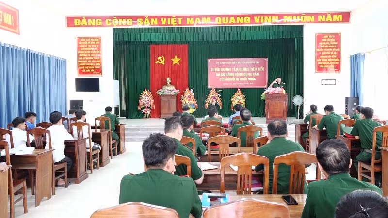 Quang cảnh lễ tuyên dương.