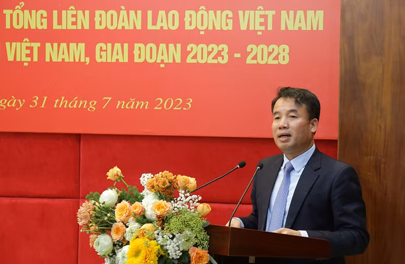 Tổng Giám đốc Bảo hiểm xã hội Việt Nam Nguyễn Thế Mạnh phát biểu tại lễ ký kết. (Ảnh: Tâm Trung) Tổng Giám đốc Bảo hiểm xã hội Việt Nam Nguyễn Thế Mạnh phát biểu tại lễ ký kết. (Ảnh: Tâm Trung)