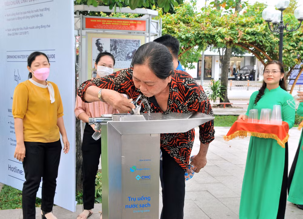 Sản phẩm nước đầu ra có vị ngọt mát tự nhiên với chất lượng đạt tiêu chuẩn cao nhất theo quy định của Bộ Y tế. Sản phẩm nước đầu ra có vị ngọt mát tự nhiên với chất lượng đạt tiêu chuẩn cao nhất theo quy định của Bộ Y tế.