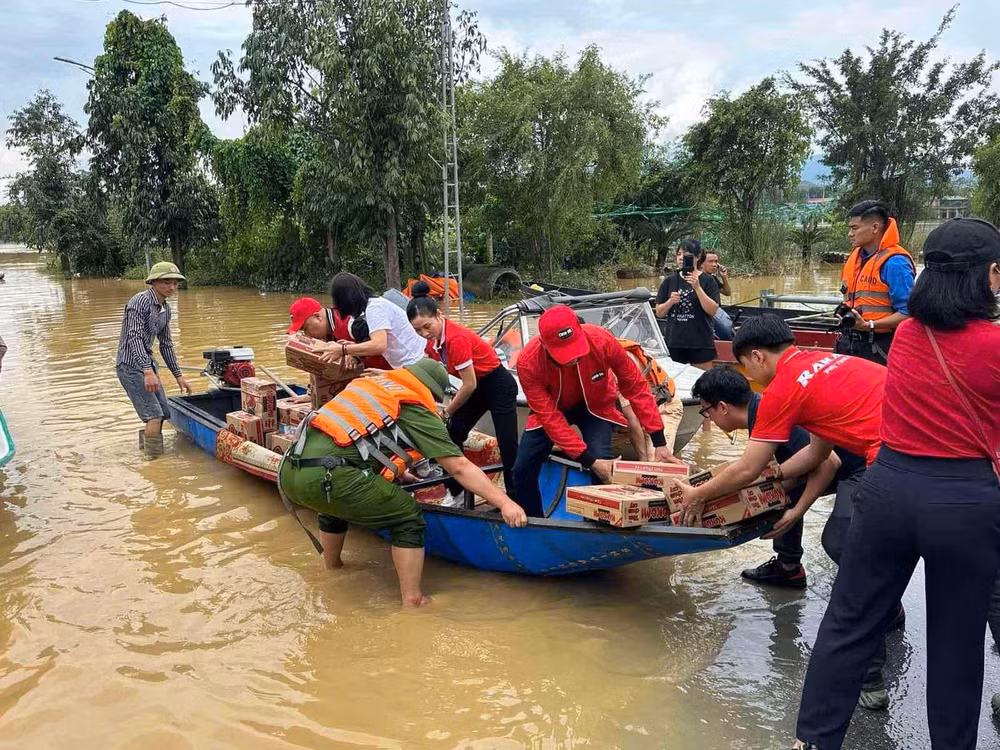 Nhân viên Tập đoàn Masan tham gia các chương trình cứu trợ.