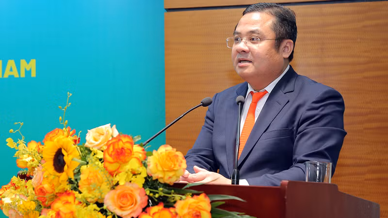 Chủ tịch Hội đồng thành viên Vinachem Phùng Quang Hiệp phát biểu tại buổi lễ. Chủ tịch Hội đồng thành viên Vinachem Phùng Quang Hiệp phát biểu tại buổi lễ.