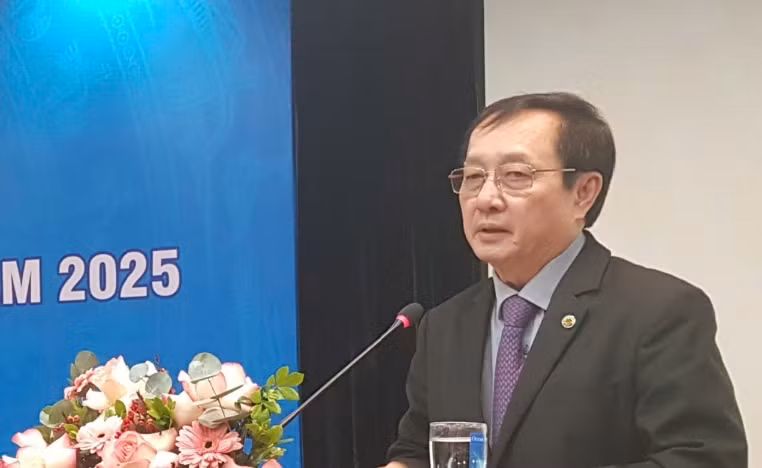 Tiến sĩ Huỳnh Thành Đạt, Ủy viên Trung ương Đảng, Bộ trưởng Khoa học và Công nghệ. Tiến sĩ Huỳnh Thành Đạt, Ủy viên Trung ương Đảng, Bộ trưởng Khoa học và Công nghệ.