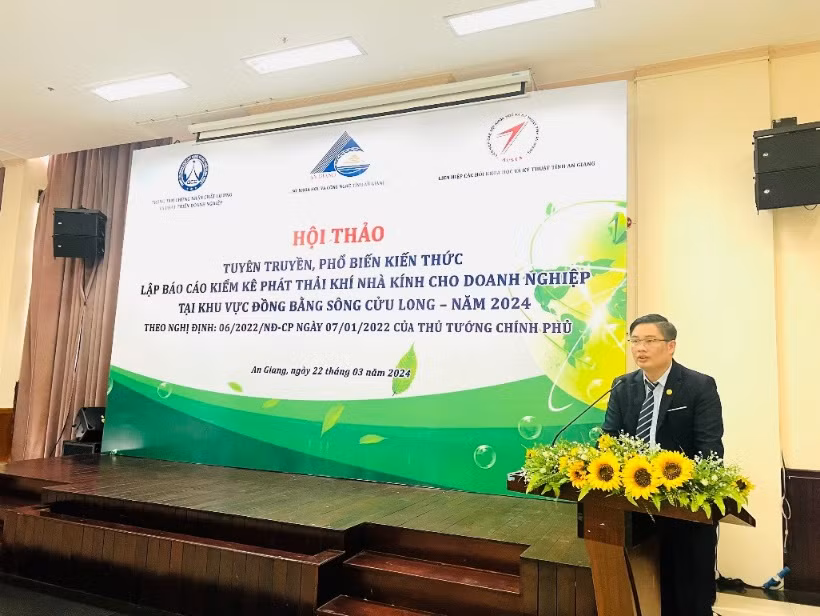 Ông Quách Siêu Hải, Chủ tịch Hội đồng sáng lập Trung tâm chứng nhận chất lượng và phát triển doanh nghiệp, phát biểu khai mạc hội thảo.