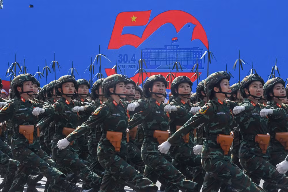 Khối nữ Sĩ quan Thông tin liên lạc. (Ảnh: Duy Linh)