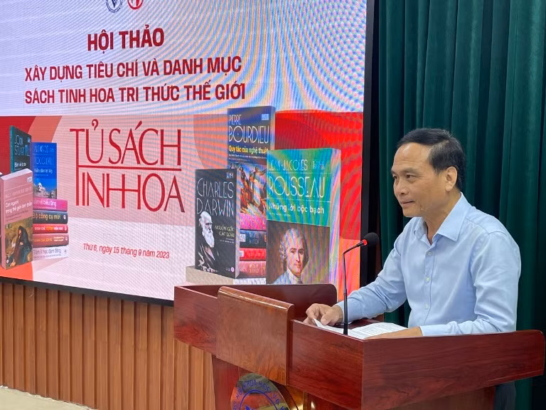 Phó Chủ tịch Liên hiệp các Hội Khoa học và Kỹ thuật Việt Nam phát biểu.