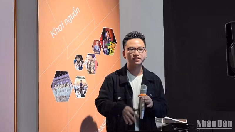 Mai Nguyên Anh là gương mặt trẻ hoạt động tích cực trong cộng đồng nhiếp ảnh đương đại tại Việt Nam.