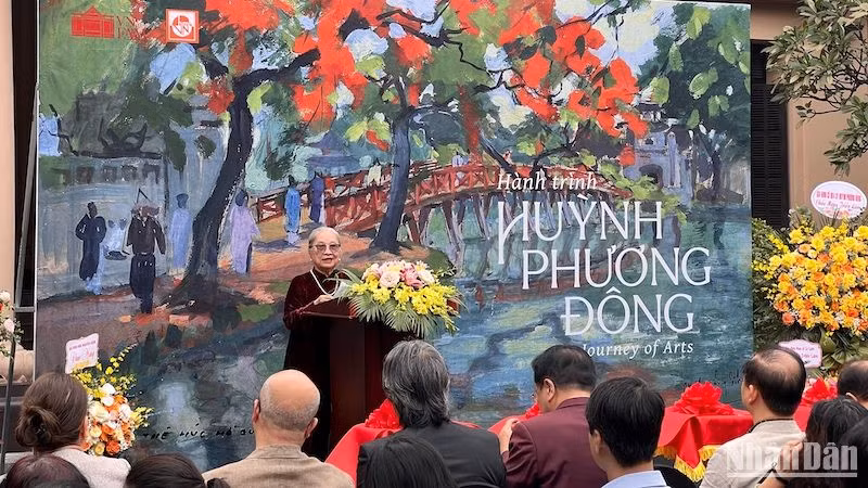 Bà Lê Thị Thu, phu nhân họa sĩ Huỳnh Phương Đông chia sẻ với khán giả nhiều ký ức đáng nhớ trong cuộc đời và sự nghiệp của ông. Bà Lê Thị Thu, phu nhân họa sĩ Huỳnh Phương Đông chia sẻ với khán giả nhiều ký ức đáng nhớ trong cuộc đời và sự nghiệp của ông.