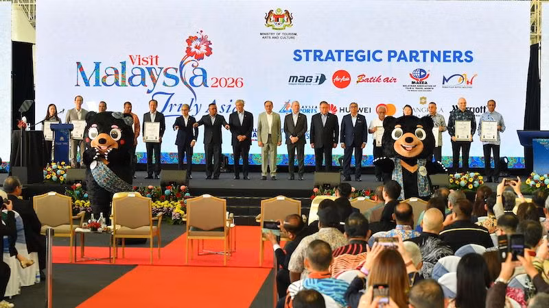 Công bố linh vật của VM2026 là gấu chó Mã Lai. (ẢNH: TOURISM MALAYSIA)