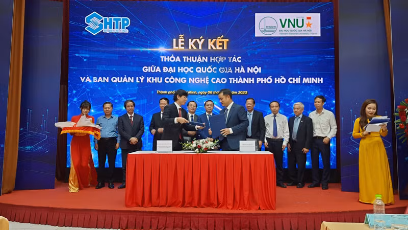 Ban Quản lý Khu Công nghệ cao Thành phố Hồ Chí Minh ký kết hợp tác với Đại học quốc gia Hà Nội. Ban Quản lý Khu Công nghệ cao Thành phố Hồ Chí Minh ký kết hợp tác với Đại học quốc gia Hà Nội.
