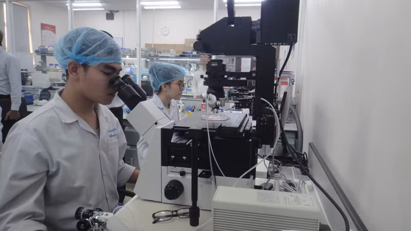 Hoạt động nghiên cứu khoa học tại Đại học Quốc gia Thành phố Hồ Chí Minh.