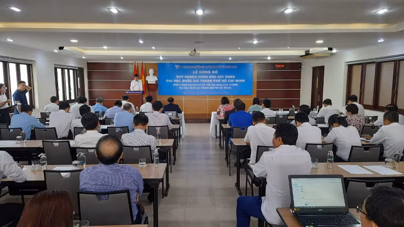 Quang cảnh Lễ công bố Quy hoạch phân khu xây dựng Đại học Quốc gia Thành phố Hồ Chí Minh. Quang cảnh Lễ công bố Quy hoạch phân khu xây dựng Đại học Quốc gia Thành phố Hồ Chí Minh.
