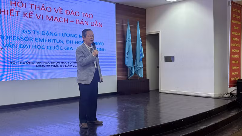 Giáo sư, Tiến sĩ Đặng Lương Mô, cố vấn Đại học Quốc gia Thành phố Hồ Chí Minh phát biểu tại hội thảo.