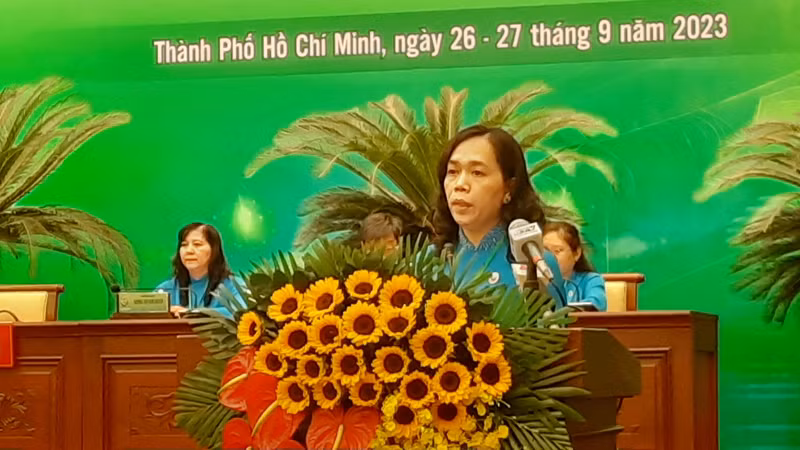 Đồng chí Nguyễn Thanh Xuân, Chủ tịch Hội Nông dân Thành phố Hồ Chí Minh phát biểu tại Đại hội.