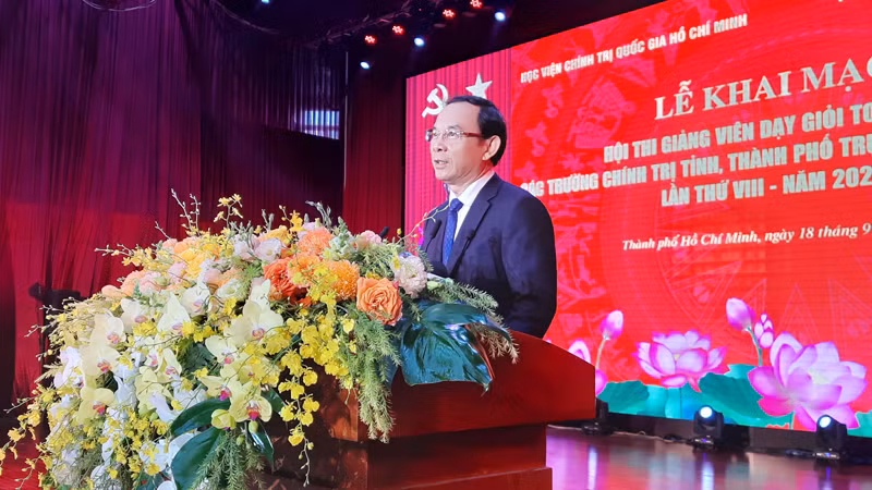 Đồng chí Nguyễn Văn Nên, Bí thư Thành ủy Thành phố Hồ Chí Minh phát biểu tại lễ khai mạc. Đồng chí Nguyễn Văn Nên, Bí thư Thành ủy Thành phố Hồ Chí Minh phát biểu tại lễ khai mạc.