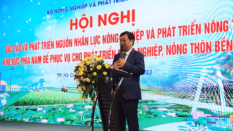Bộ trưởng Bộ Nông nghiệp và Phát triển nông thôn Lê Minh Hoan phát biểu tại hội nghị.