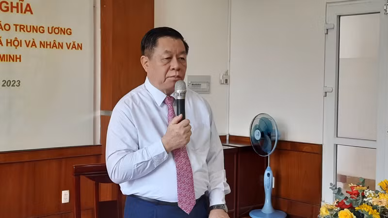 Đồng chí Nguyễn Trọng Nghĩa, Trưởng Ban Tuyên giáo Trung ương phát biểu tại buổi làm việc.