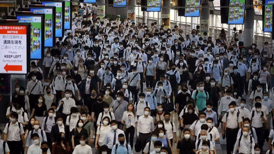 Nhà ga Shinagawa tại Tokyo, ngày 2/8/2021. (Ảnh: Reuters)