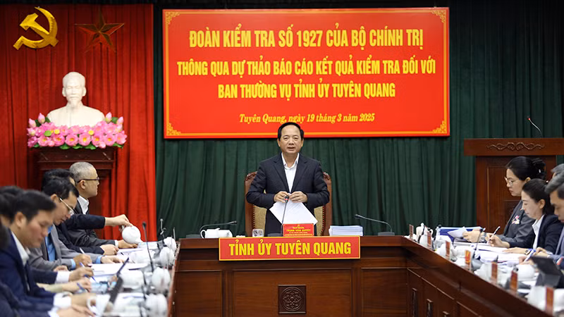 Thượng tướng Trịnh Văn Quyết phát biểu kết luận buổi làm việc.