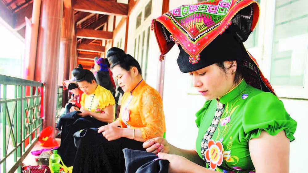 Lễ hội hoa ban tại thành phố Sơn La với nhiều hoạt động văn hóa, nghi lễ mang đậm bản sắc các dân tộc tiểu vùng Tây Bắc.
