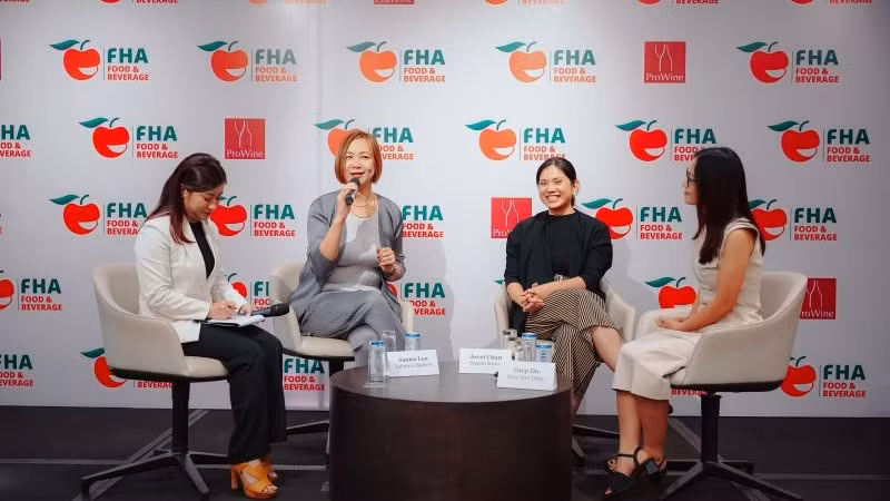 Ban tổ chức FHA-Food & Beverage chia sẻ thông tin tại họp báo. Ban tổ chức FHA-Food & Beverage chia sẻ thông tin tại họp báo.