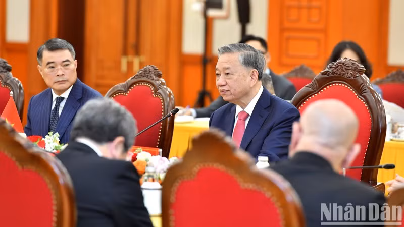 Tổng Bí thư Tô Lâm phát biểu tại buổi tiếp Thủ tướng Nhật Bản Ishiba Shigeru. (Ảnh: ĐĂNG KHOA) Tổng Bí thư Tô Lâm phát biểu tại buổi tiếp Thủ tướng Nhật Bản Ishiba Shigeru. (Ảnh: ĐĂNG KHOA)