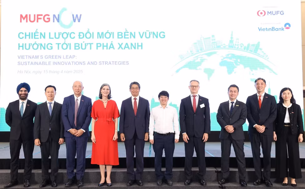 VietinBank sẽ tiếp tục mở rộng hợp tác với các đối tác trong và ngoài nước để trở thành cầu nối lan tỏa ESG trong cộng đồng doanh nghiệp. VietinBank sẽ tiếp tục mở rộng hợp tác với các đối tác trong và ngoài nước để trở thành cầu nối lan tỏa ESG trong cộng đồng doanh nghiệp.