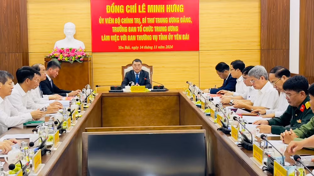 Đồng chí Lê Minh Hưng làm việc với Ban Thường vụ Tỉnh ủy Yên Bái. (Ảnh: THANH SƠN) Đồng chí Lê Minh Hưng làm việc với Ban Thường vụ Tỉnh ủy Yên Bái. (Ảnh: THANH SƠN)