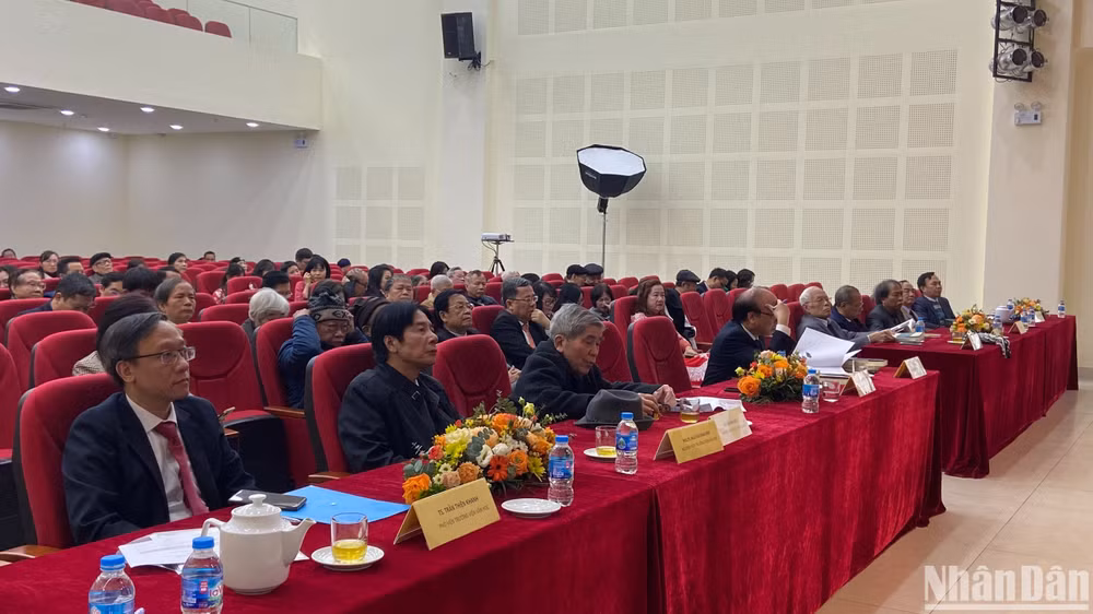 Các đại biểu tham dự Lễ kỷ niệm 70 năm thành lập Viện Văn học.