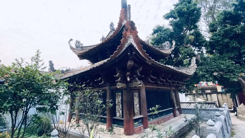 Chùa Bối Khê tọa lạc trên khuôn viên rộng rãi, thoáng đãng, với tổng diện tích 8.447 m2, là một trong những chùa vừa có quy mô lớn vừa có niên đại sớm ở châu thổ Bắc Bộ.