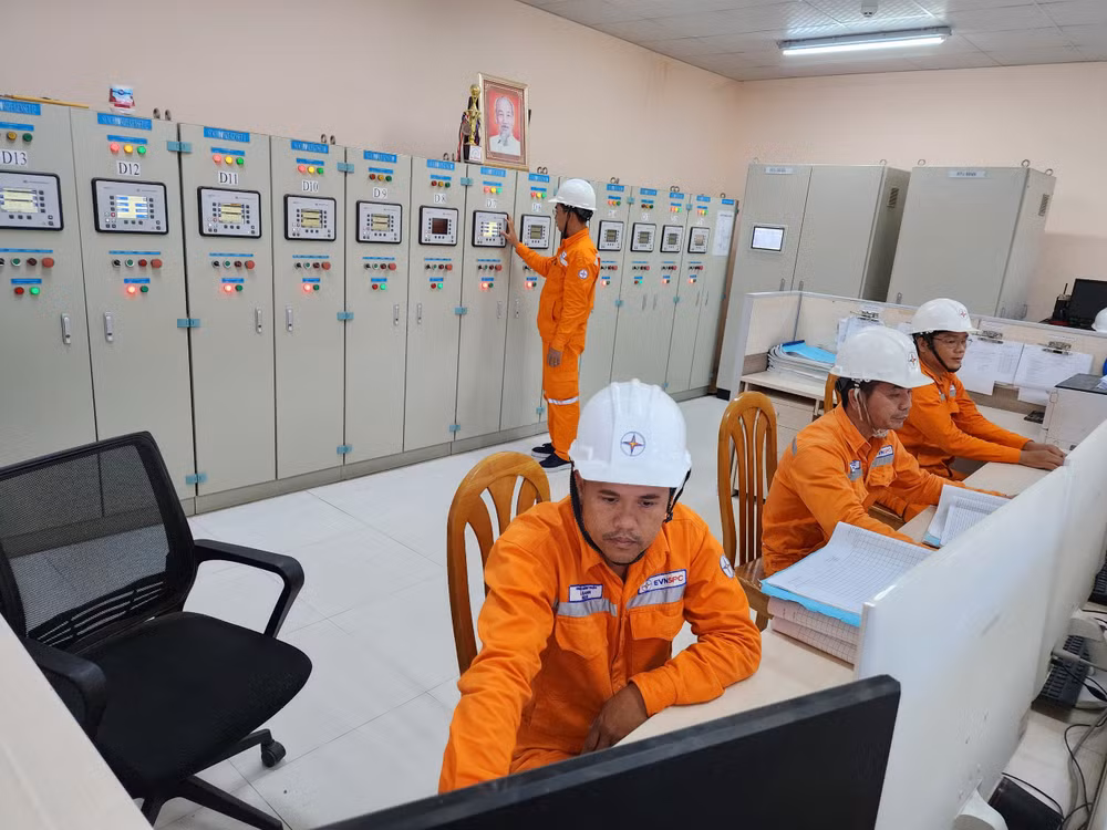 Tổ chức trực xử lý sự cố, sửa chữa điện trong thời gian diễn ra kỳ thi.