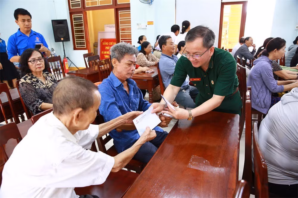 Công ty thực hiện các chương trình tri ân, thăm hỏi, động viên, tặng quà cho gia đình Anh hùng liệt sĩ, Bà mẹ Việt Nam Anh hùng, thương binh bệnh binh, gia đình có công với cách mạng…